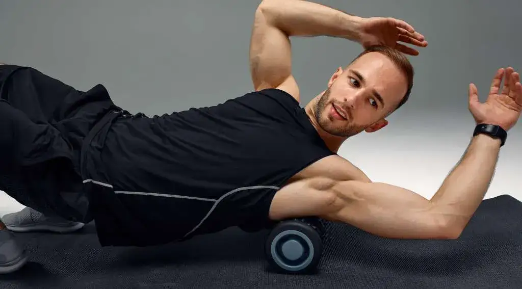 Skuteczne sposoby na zakwasy po treningu – ulga i szybka regeneracja