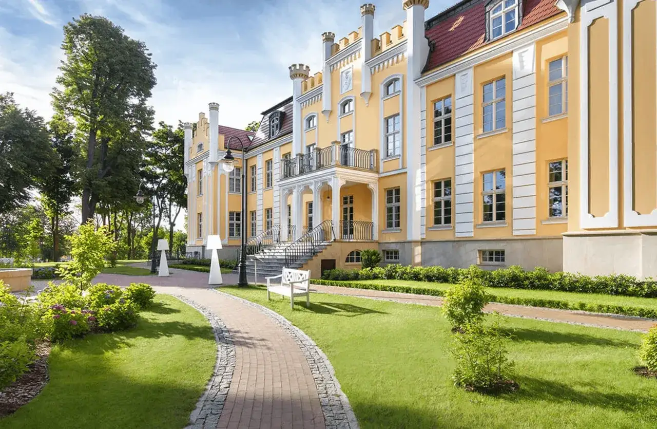 Leśny Dworek Korne: Twój Przewodnik po Kaszubskiej Perle