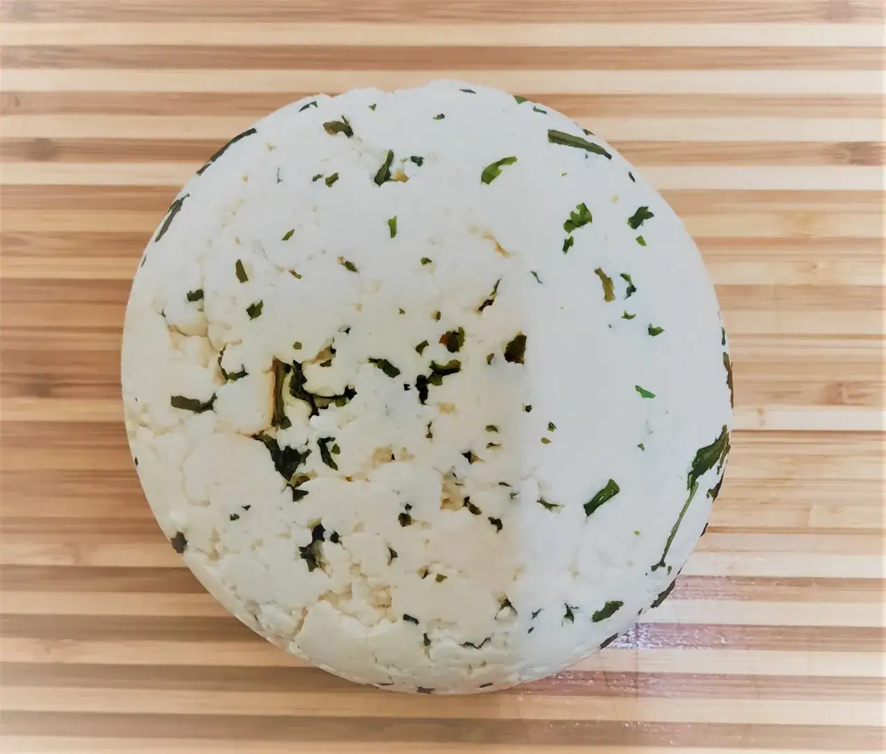 Jak zrobić biały ser z przyprawami, by zachwycał smakiem i aromatem