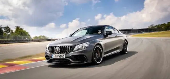 Mercedes C AMG 63 - moc, osiągi i porównania modeli, które musisz znać