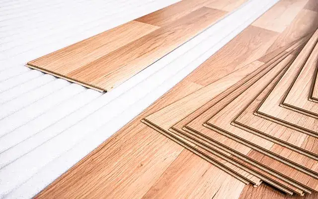 Ile kosztuje montaż paneli z listwami? Cennik i ukryte koszty