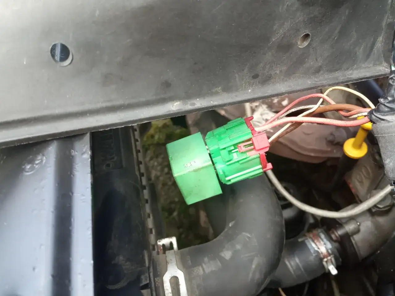 Peugeot 207: Wentylator nie działa? Gdzie przekaźnik i jak go sprawdzić