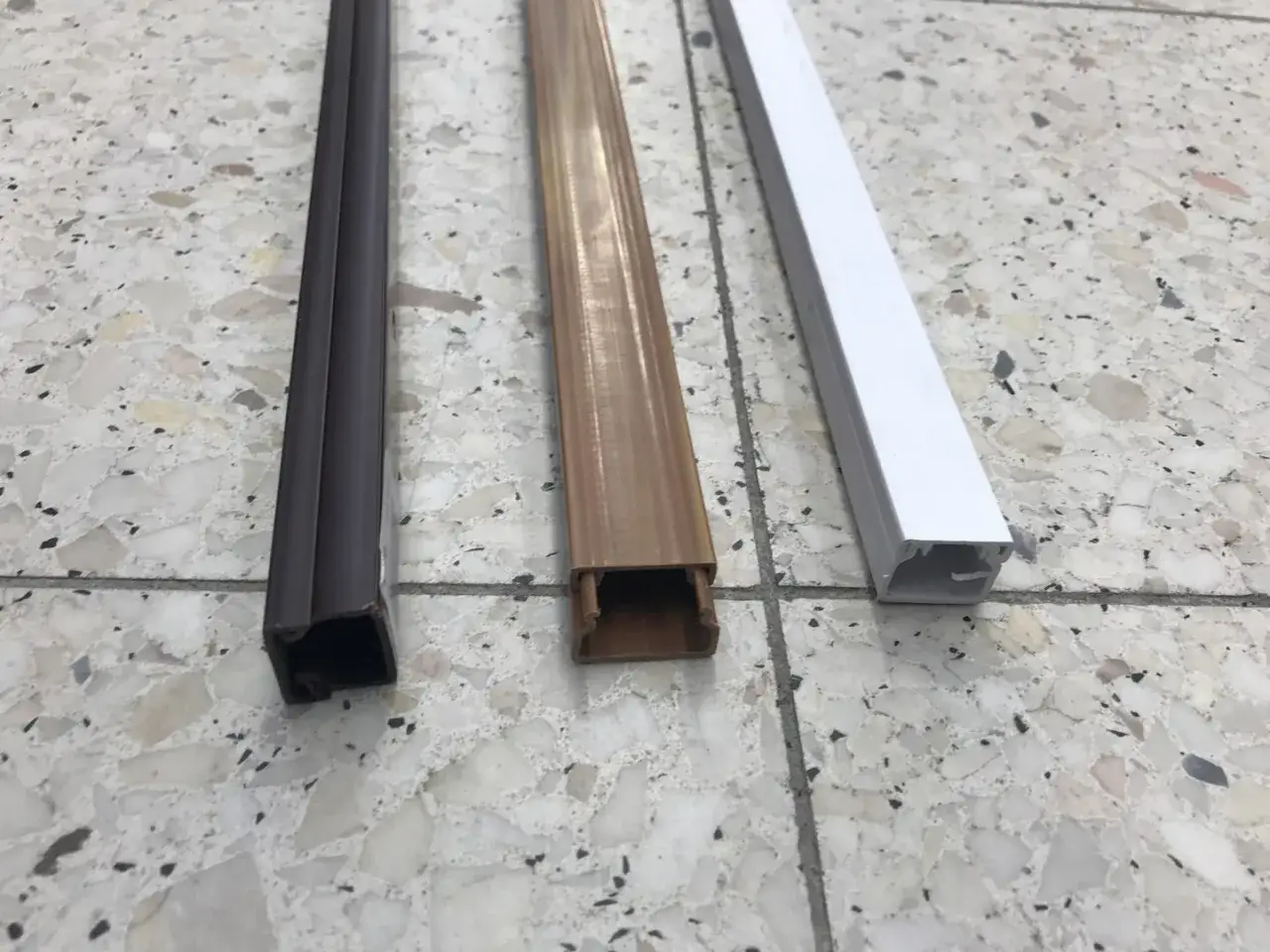 Skuteczne sposoby na zabezpieczenie kabli przed królikiem w domu