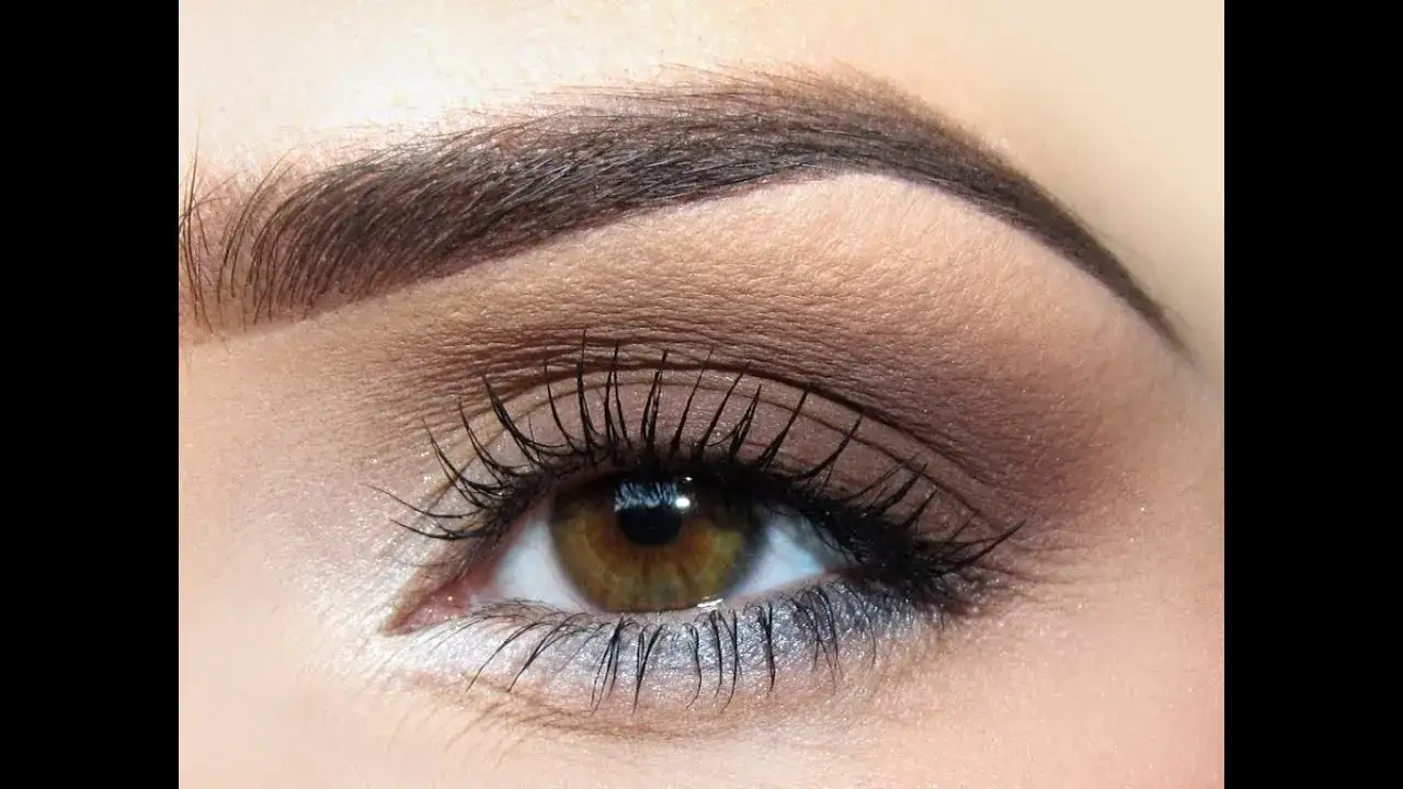 Makijaż oczu w 5 minut? Naturalny look krok po kroku!