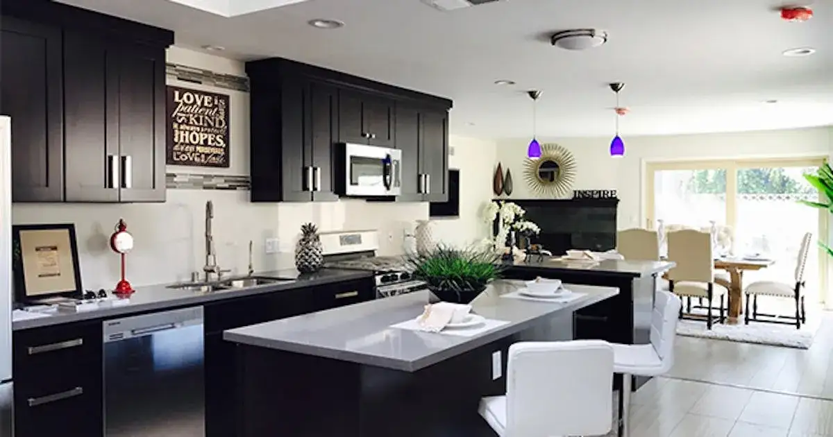 Jak bezpiecznie podłączyć sprzęty AGD w kuchni i uniknąć zagrożeń