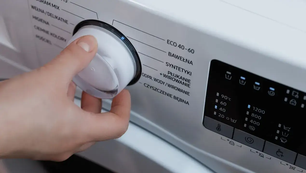 W jakiej temperaturze prać poduszki, aby ich nie zniszczyć?