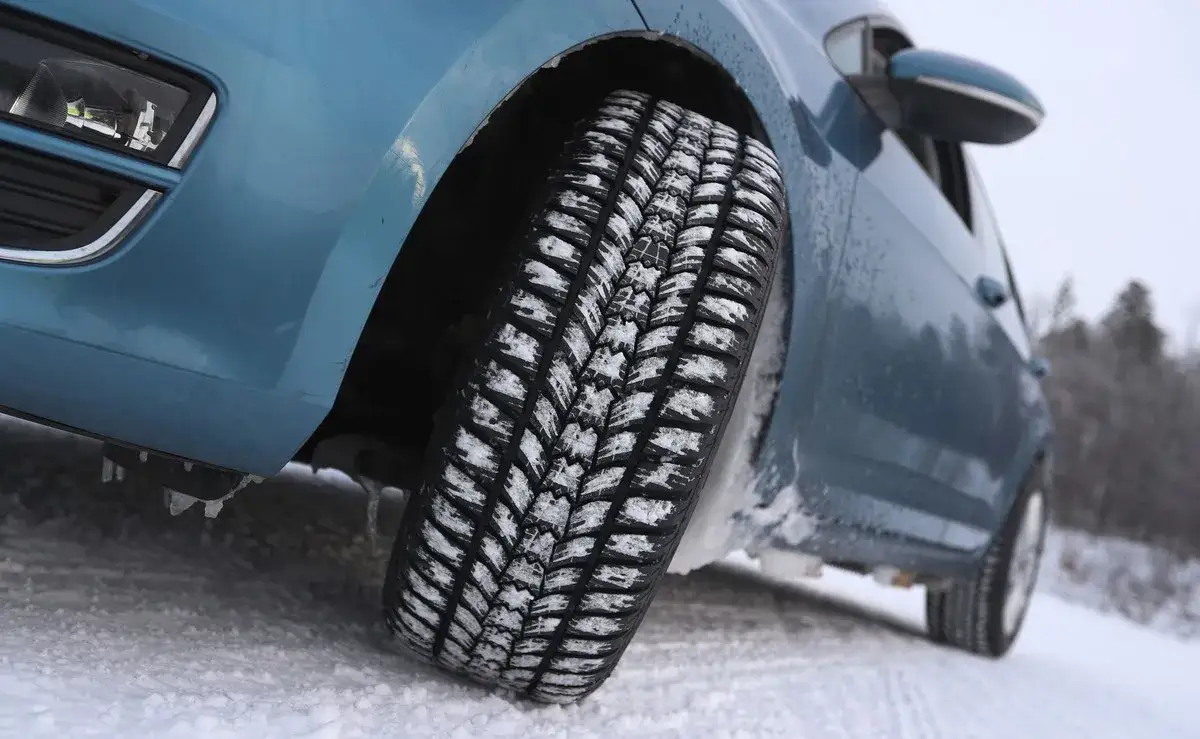 Opony bieżnikowane: Jak wybrać? Ranking firm i bezpieczeństwo