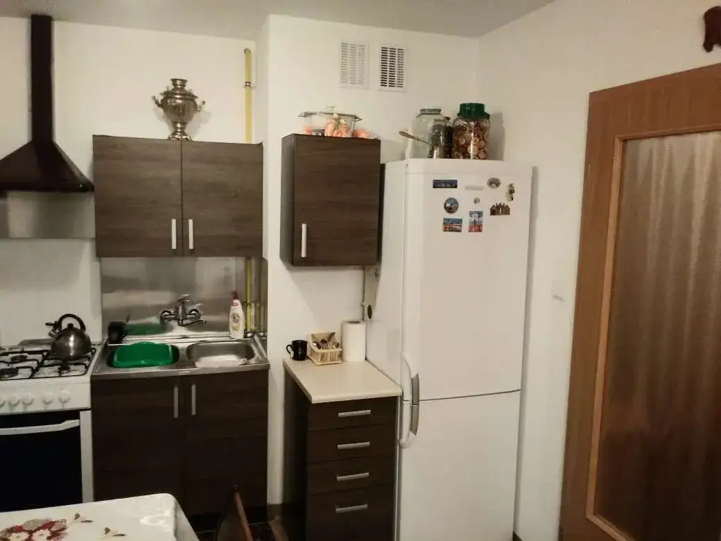 Czy lodówka może stać koło grzejnika? Sprawdź ryzyko i skutki