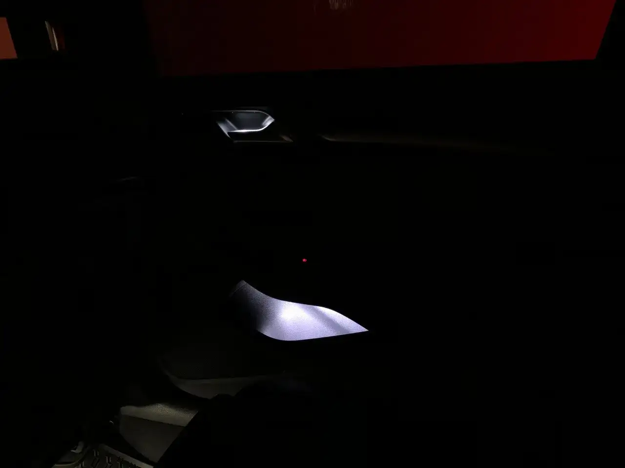 Podświetlenie drzwi LED: Montaż krok po kroku i 7 błędów do uniknięcia