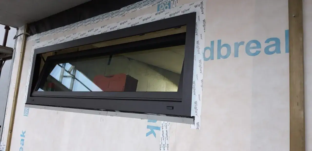 Jak montować okna w domu szkieletowym, aby uniknąć błędów i strat