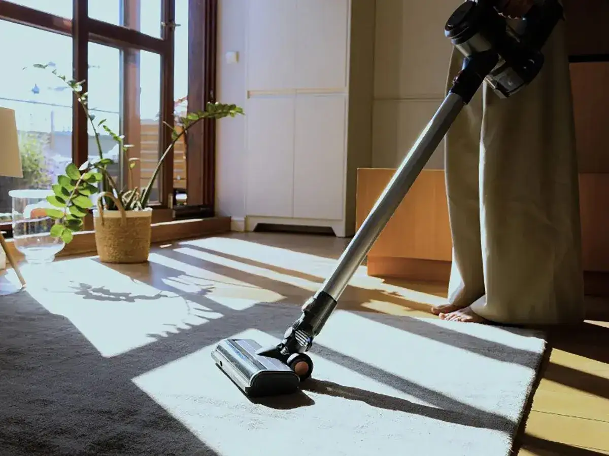 Jaki odkurzacz jest cichy? Poznaj dB i chroń swój komfort