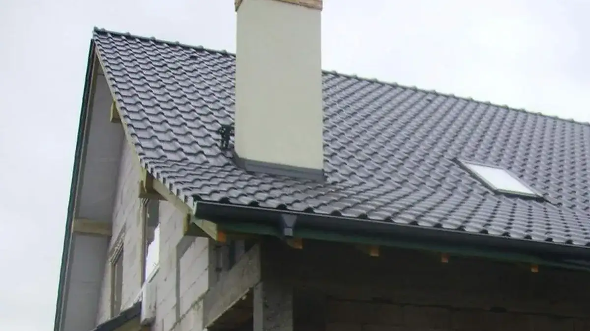 Jak wykończyć komin – uniknij najczęstszych błędów i wybierz materiały