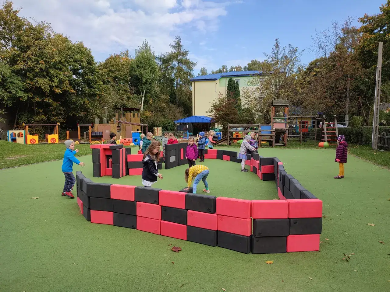 Drzewa na osiedlu: Wybierz mądrze i uniknij problemów