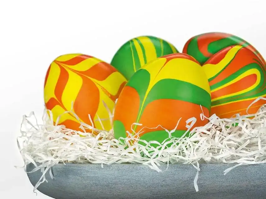 Czy można malować jajka farbami akrylowymi? Bezpieczne sposoby dekoracji.