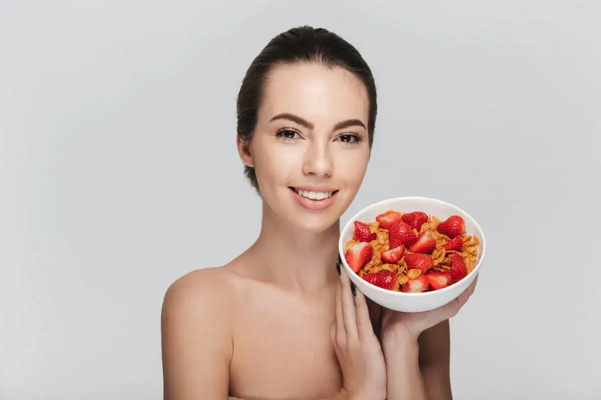 Pryszcz? Szybka pomoc: domowe triki i perfekcyjny kamuflaż