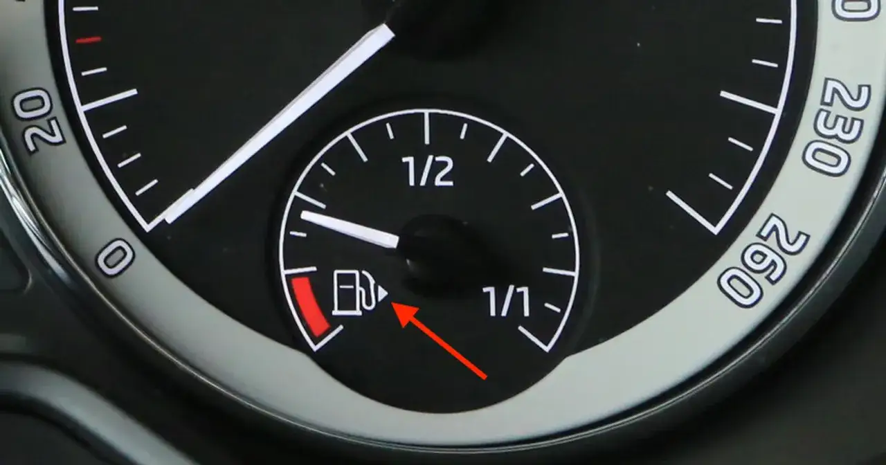 Tankowanie z włączonym silnikiem? Poznaj ryzyko i uniknij mandatu!