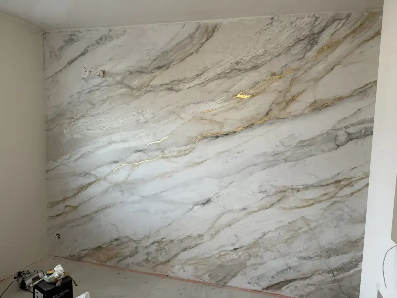 Beton dekoracyjny Venezia Design: Jak uzyskać idealny efekt DIY?