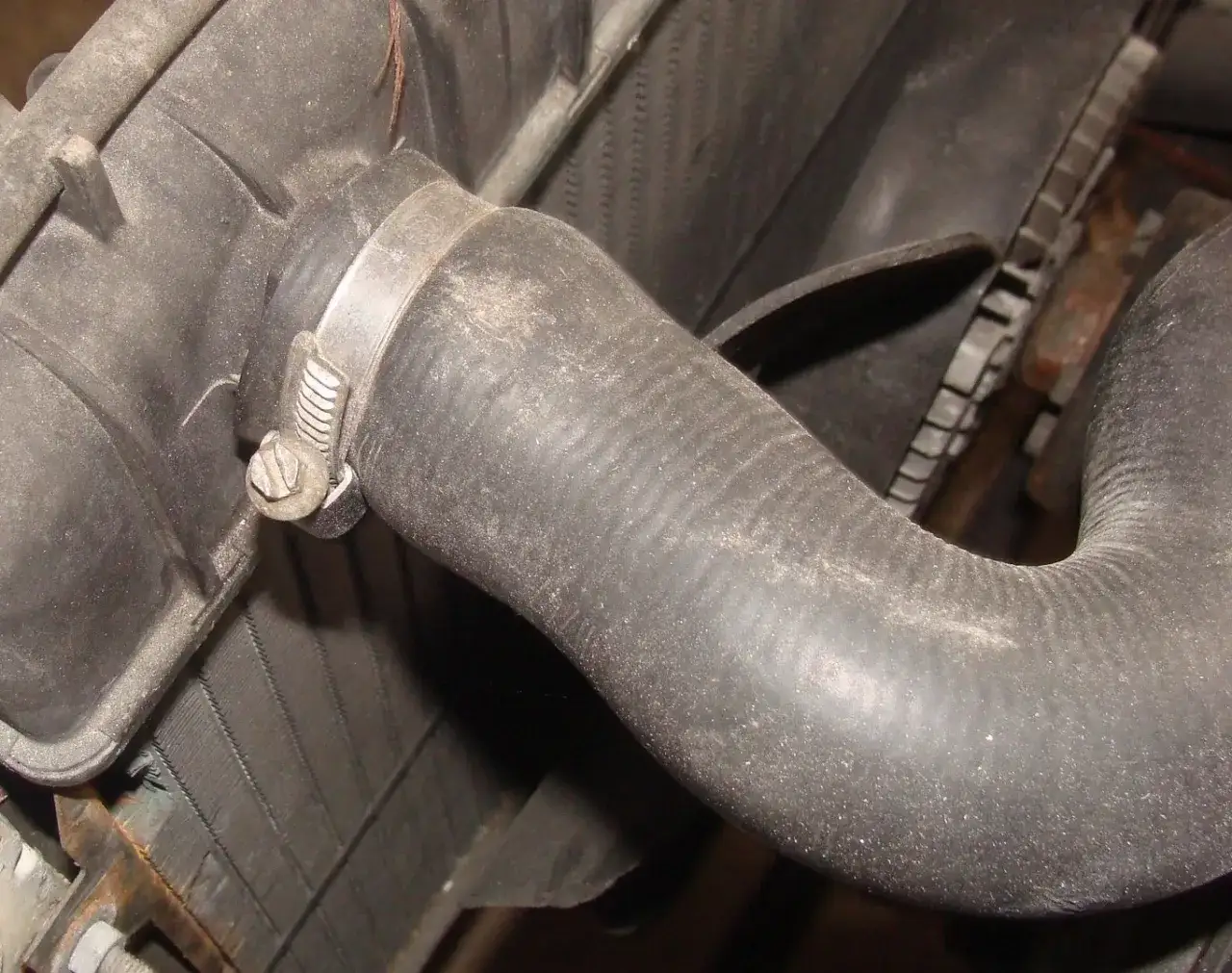 Gdzie szukać nieszczelności układu chłodzenia?