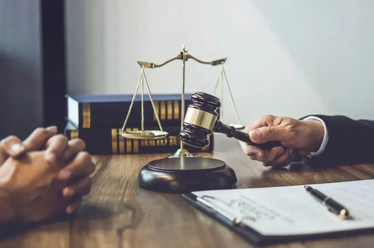 Jak liczyć uprawomocnienie wyroku? Twój przewodnik bez błędów