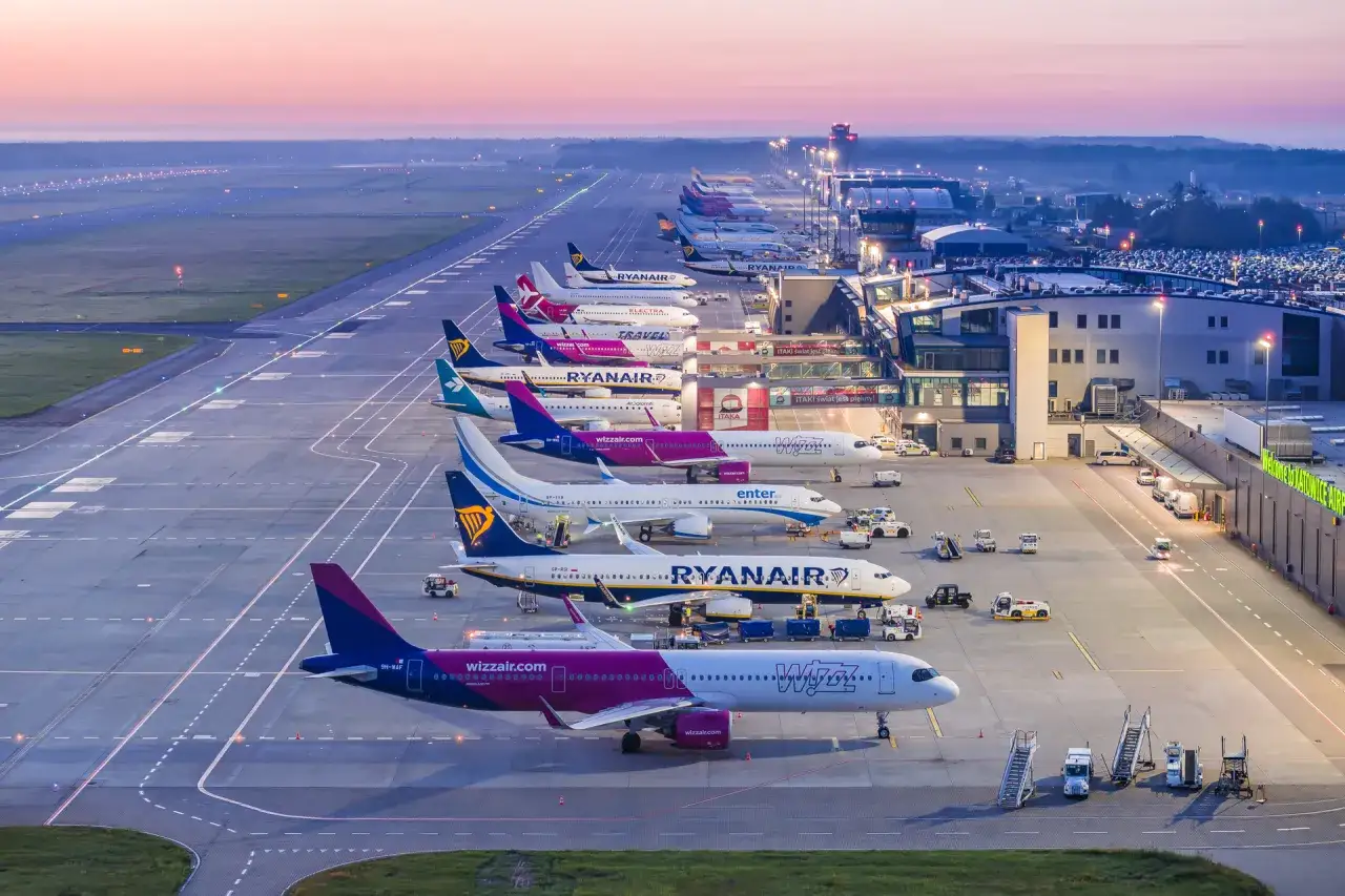 Ile trwa lot z Katowic do Antalyi: dokładny rozkład czasów podróży