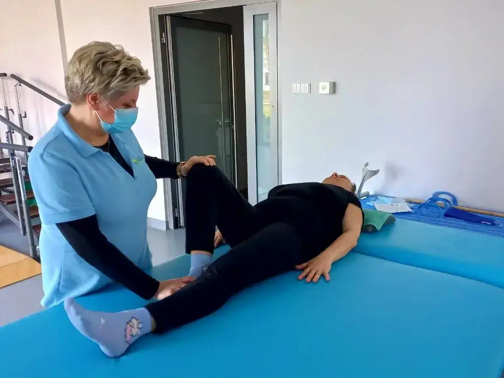 Rehabilitacja ud na czym polega – kluczowe metody i cele terapii