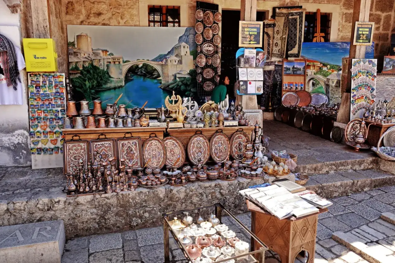 Co warto kupić w Mostarze? Odkryj unikalne pamiątki i tradycje