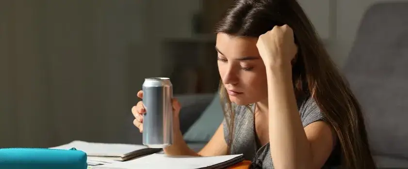 Czy energetyki tuczą? Odkryj, jak wpływają na Twoją wagę