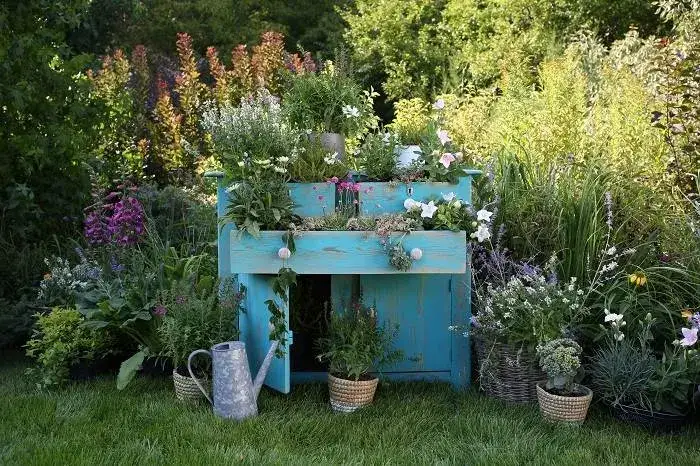 Jak zrobić kwietnik na działce - proste kroki i najczęstsze błędy