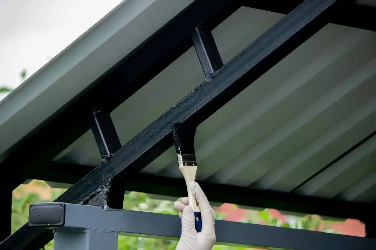 Daszek nad drzwiami: Zbuduj sam! Poradnik DIY od A do Z