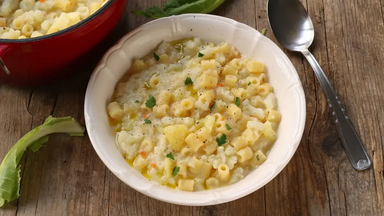 Minestra di Cavolfiore Napoletana: Ricetta Autentica e Segreti della Nonna