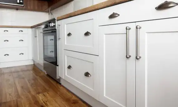 Szuflady czy szafki w kuchni: co wybrać, by nie żałować wyboru?