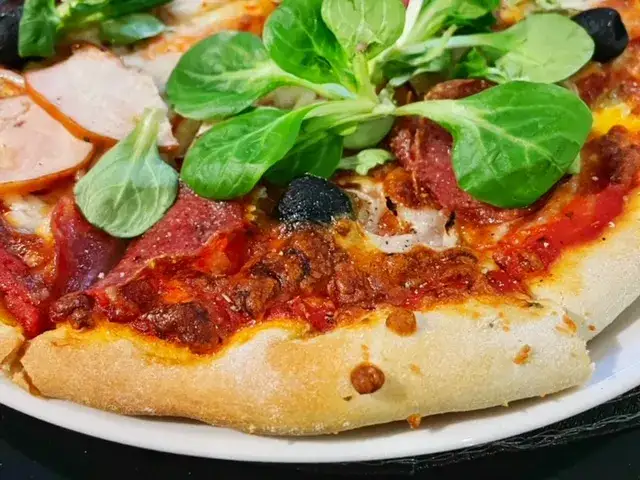 Przepis na zdrową pizzę, która zaskoczy Twoje podniebienie