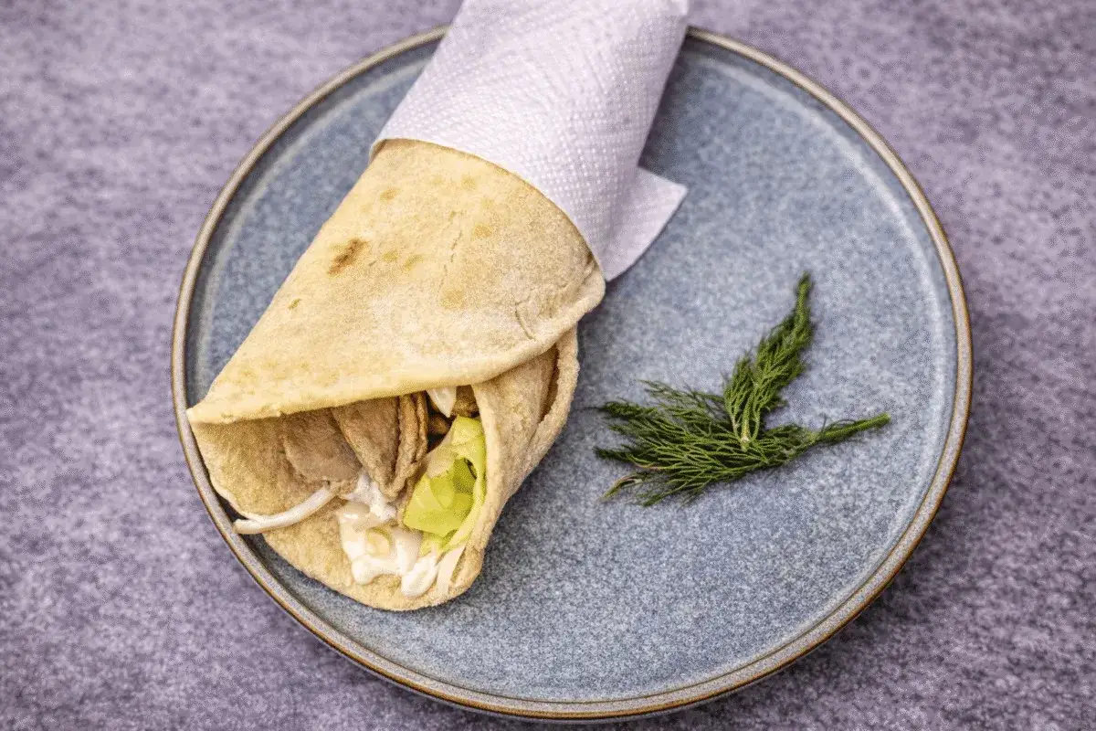 Domowa pita na kebab: Sekret idealnej kieszonki krok po kroku