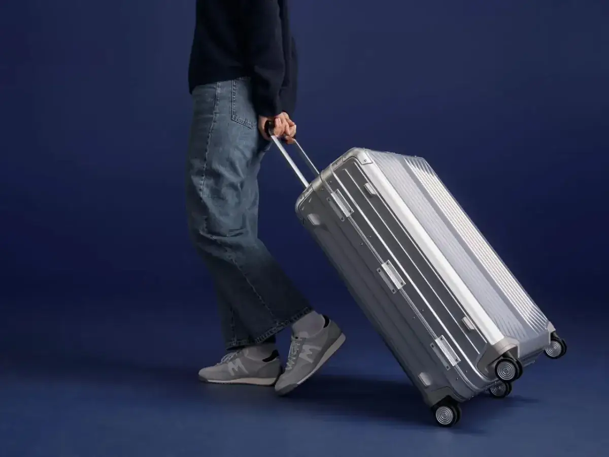 Ile kosztuje bagaż rejestrowany do USA? Uniknij wysokich opłat