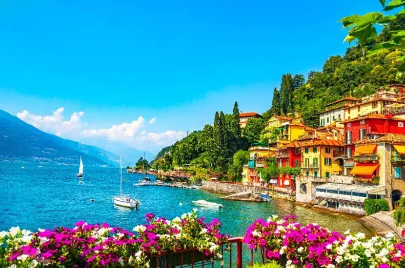 Ile trwa lot do Włoch? Odkryj zaskakujące czynniki wpływające na czas podróży