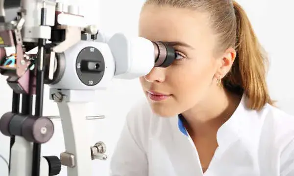 Kiedy do okulisty bez skierowania? Ważne informacje o wizytach