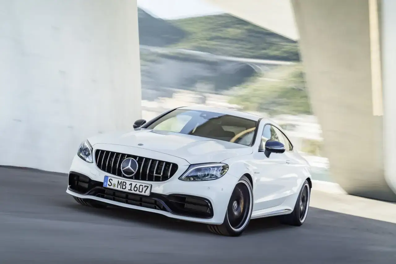 Mercedes C63 AMG S Coupe - wyjątkowe osiągi i niezrównane technologie
