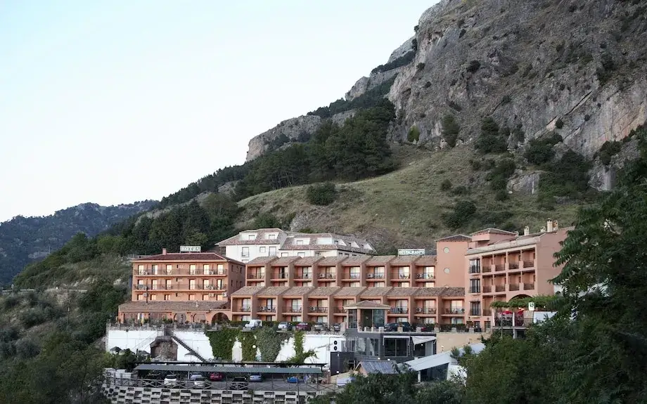 Hotel en Cazorla: Guía experta para tu escapada perfecta en la sierra