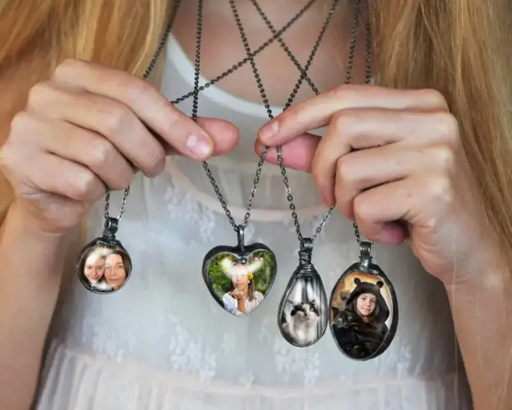 Jak zrobić wisiorek ze zdjęciem - proste sposoby na wyjątkową biżuterię