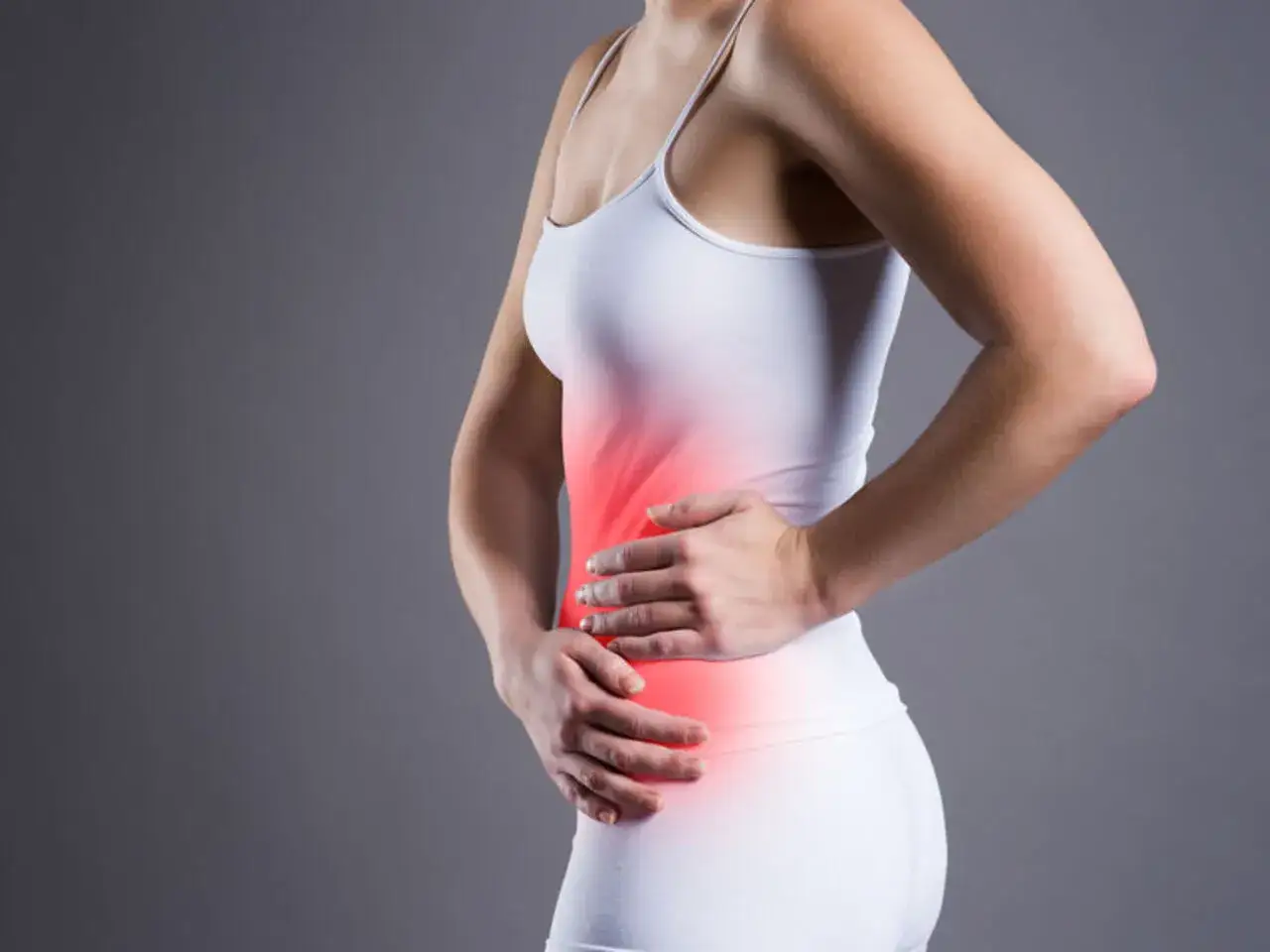 Ból w prawym boku po jedzeniu: Co oznacza i kiedy do lekarza?