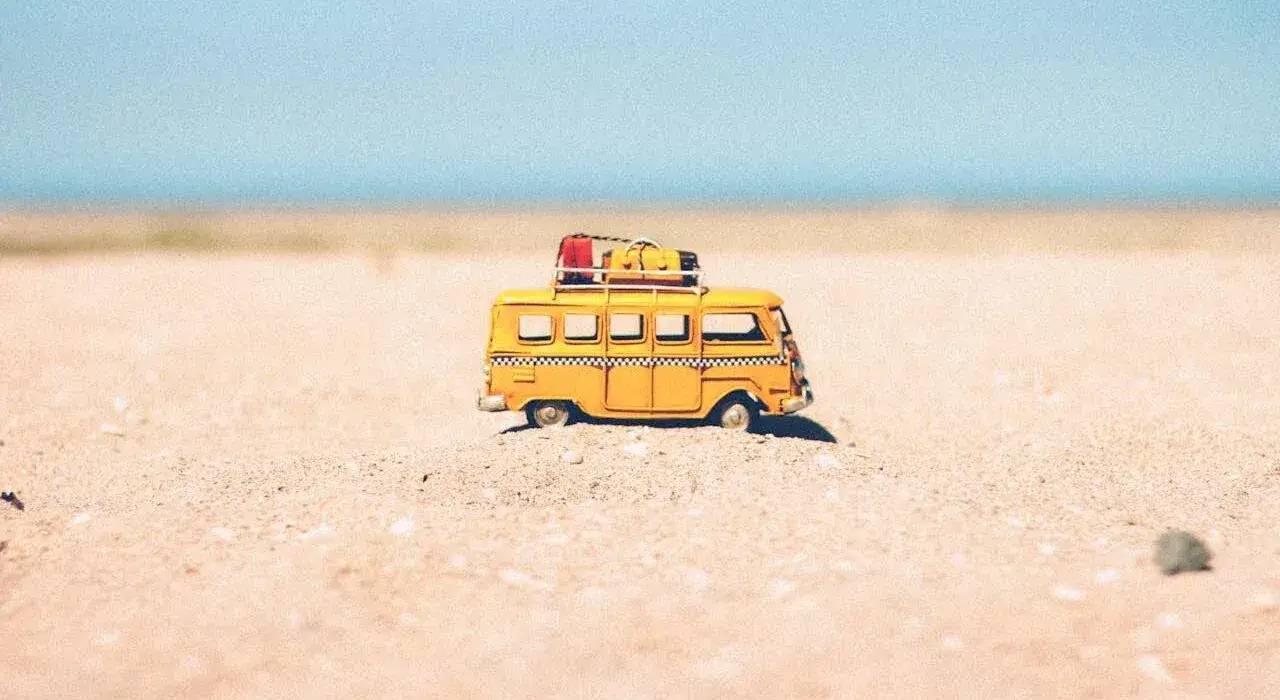 Franczyza biura podróży: Ile zarobisz? Koszty, zyski, ryzyka