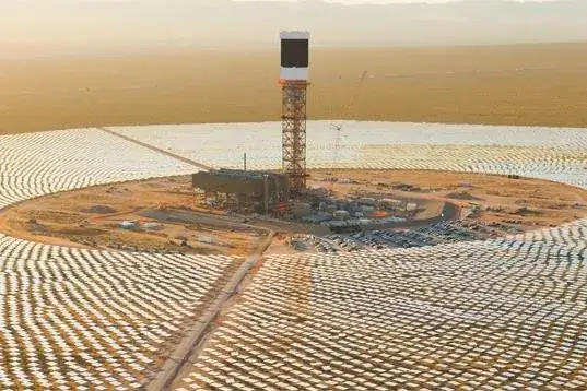 Elektrownia słoneczna Ivanpah: przyczyny zamknięcia i wpływ na środowisko