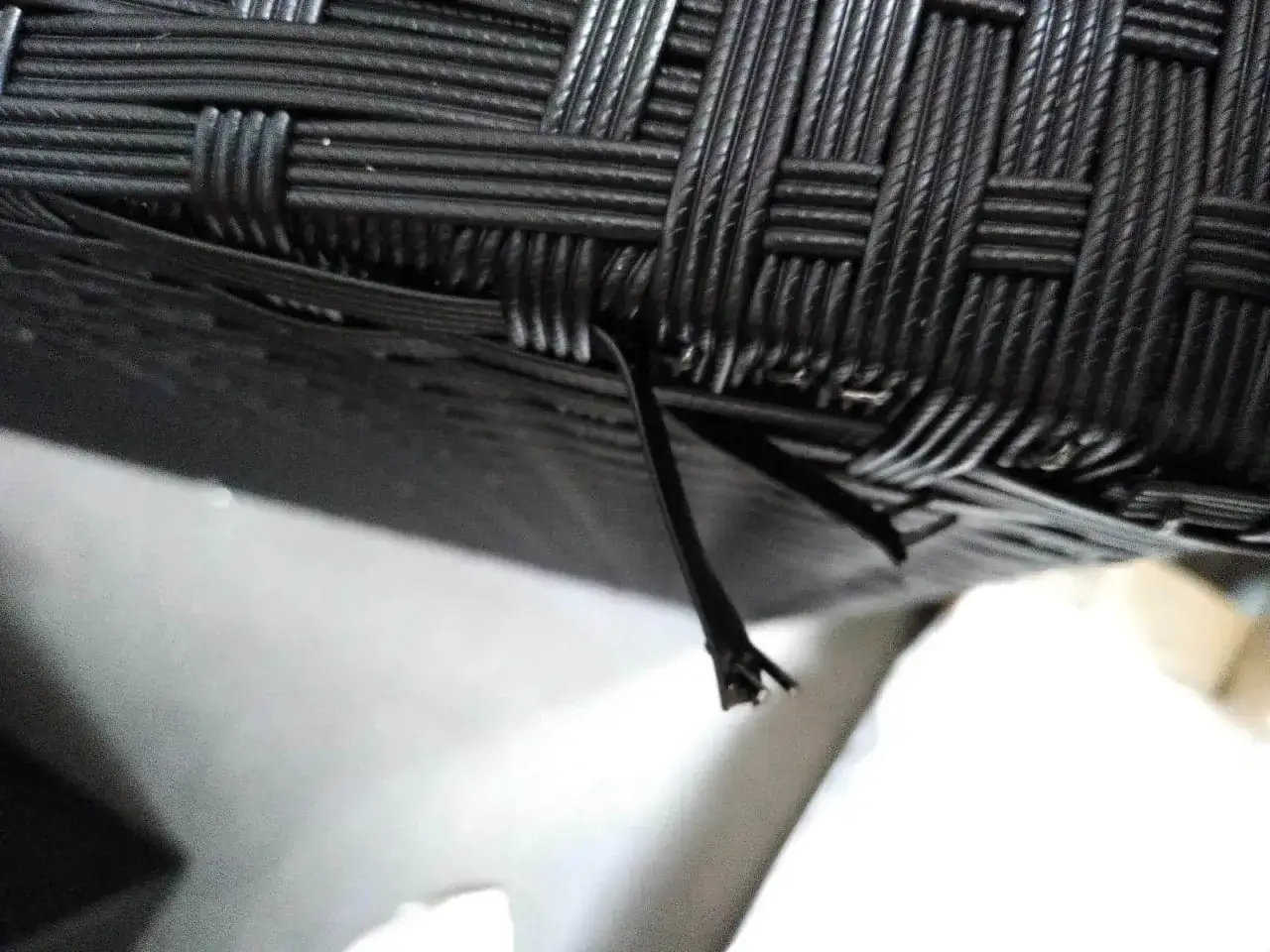 Jak naprawić meble rattanowe: skuteczne techniki i porady na każdą usterkę