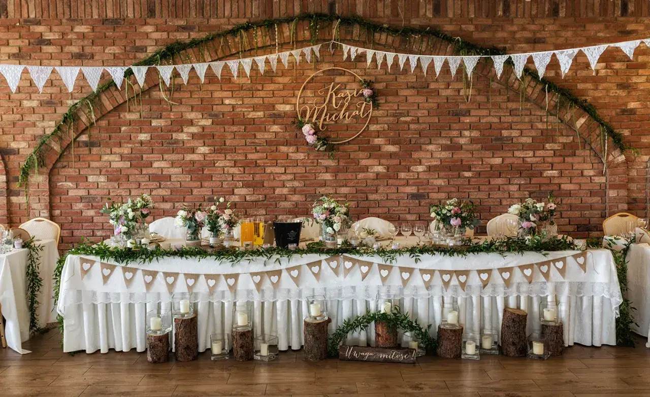 Ile kosztuje rezerwacja sali na wesele? Zaskakujące ceny i zaliczki