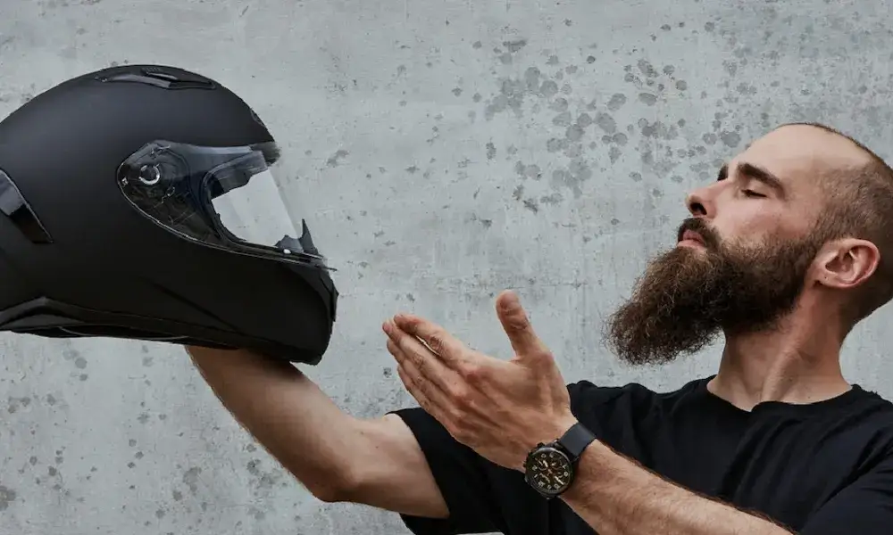 Kolor kasku motocyklowego: wybierz bezpiecznie i stylowo!