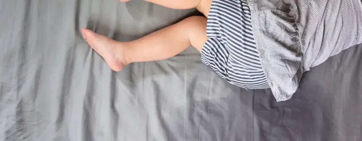 Jak nauczyć 4-latka spania bez pieluszki? Skuteczne metody nocnego treningu