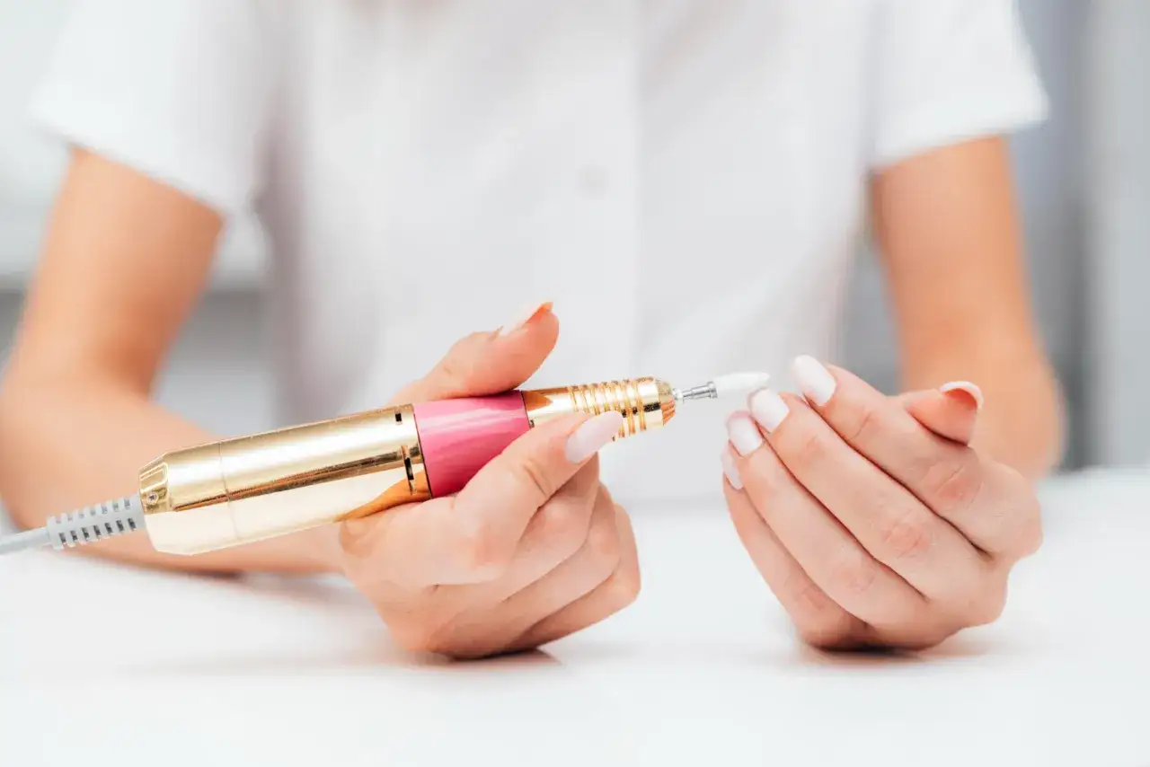 Jaki frez do hybrydy? Wybierz najlepszy do manicure hybrydowego