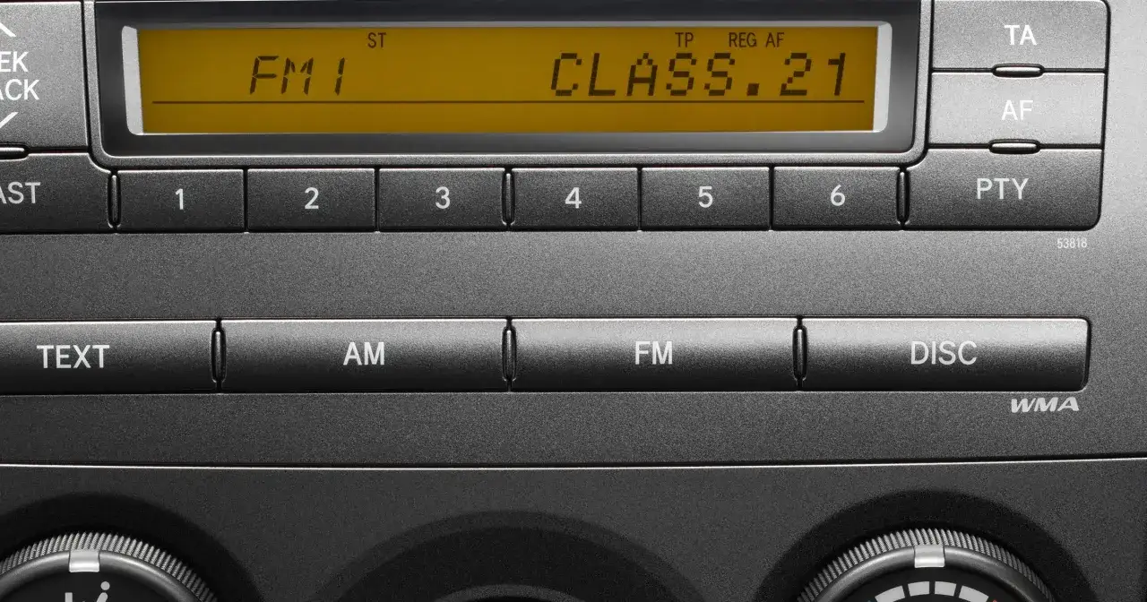 Jak wyłączyć radio kierowców w samochodzie - proste kroki i porady