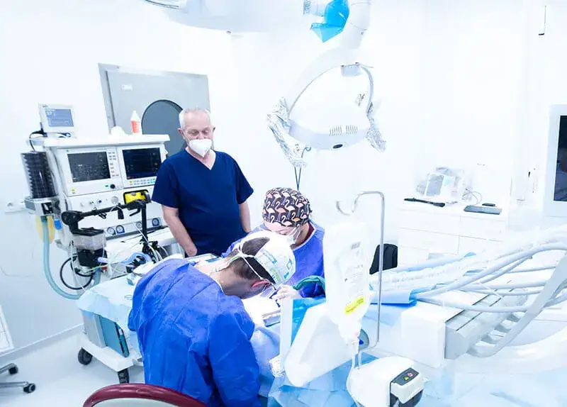 Jak długo trwa ból głowy po narkozie? Przyczyny i co robić