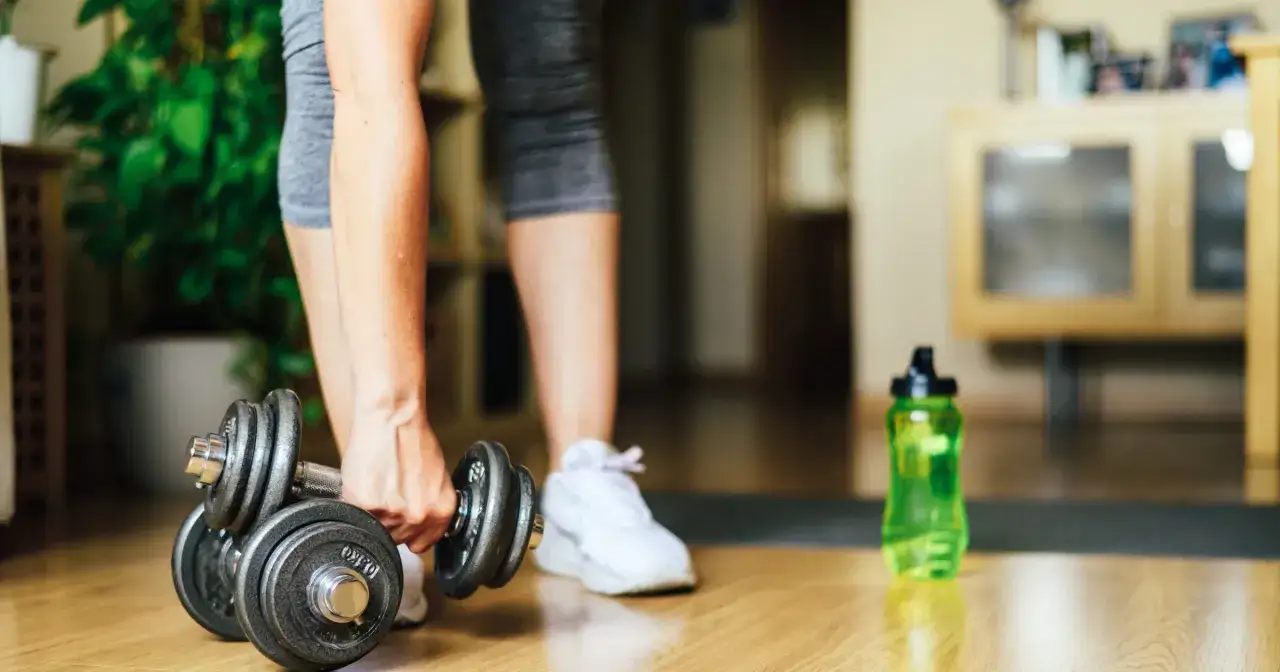 Ćwiczenia w domu: Jak osiągnąć efekty bez wychodzenia z mieszkania?